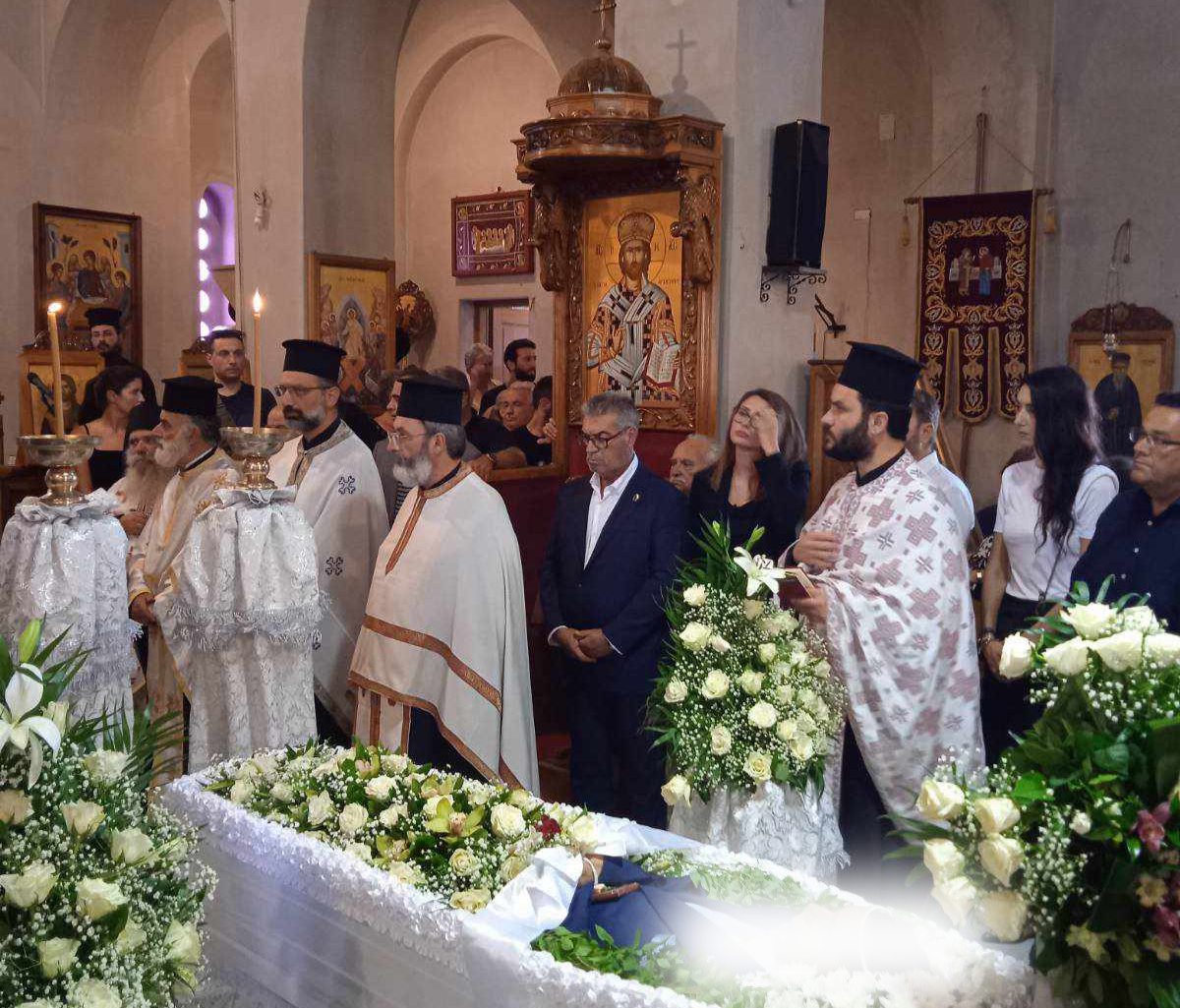 «ΣΠΑΡΤΙΑΤΕΣ»: Ο Βουλευτής μας, Μ. Γαυγιωτάκης, στο «τελευταίο αντίο» στον 36χρονο Αντώνη που δολοφονήθηκε στο Blue Horizon