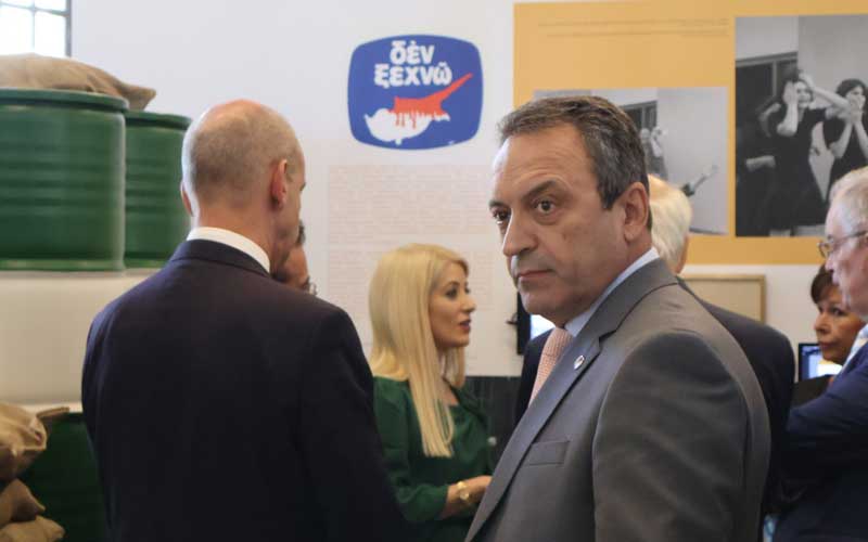 Ο Βασίλης Στίγκας στα εγκαίνια της Έκθεσης «Κύπρος, 1974, η μνήμη είναι η μόνη πατρίδα των ανθρώπων»