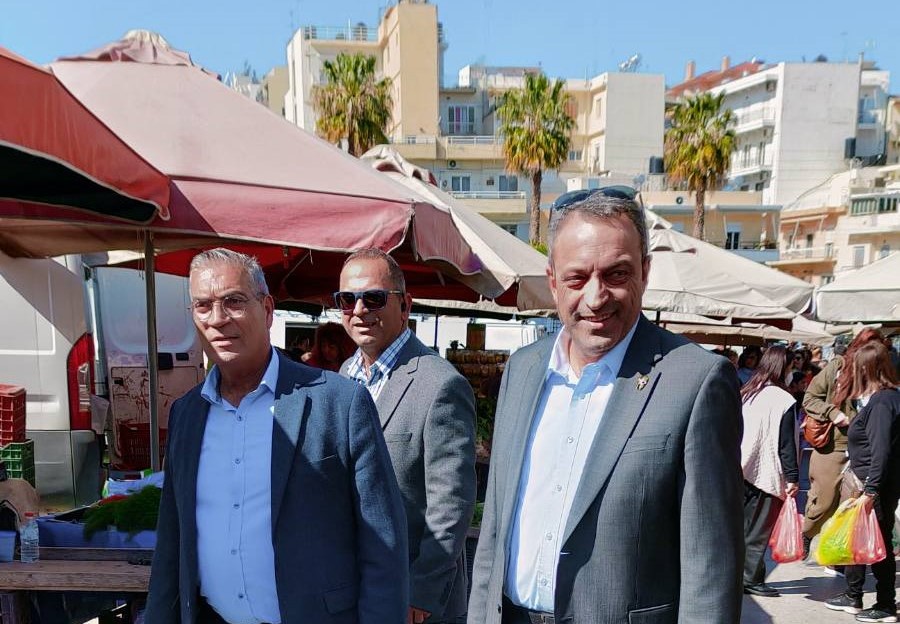 Επίσκεψη του Προέδρου της Κ.Ο. «ΣΠΑΡΤΙΑΤΕΣ», Βασίλη Στίγκα, στη Λαϊκή Αγορά του Ηρακλείου Κρήτης