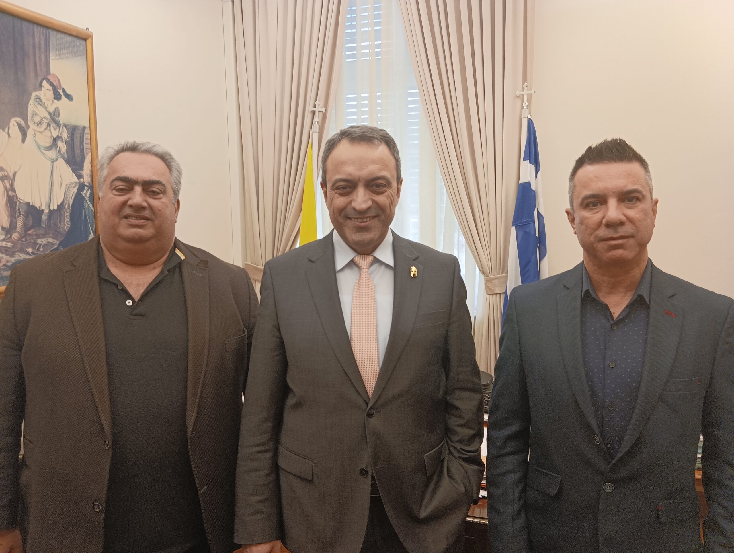 Επίσκεψη της Πανελλήνιας Ομοσπονδίας Ενώσεων Υπαλλήλων Πυροσβεστικού Σώματος στον Πρόεδρο της Κ.Ο. «ΣΠΑΡΤΙΑΤΕΣ», Β. Στίγκα